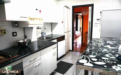 Kitchen of Flat for sale in Oviedo   with Terrace and Storage room