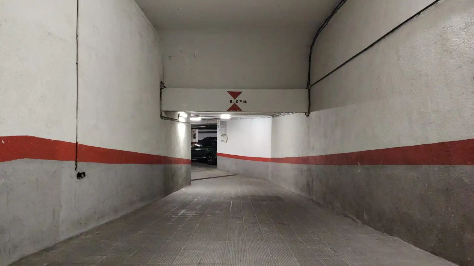 Parking de Piso en venta en Madrid con Calefacción y Terraza
