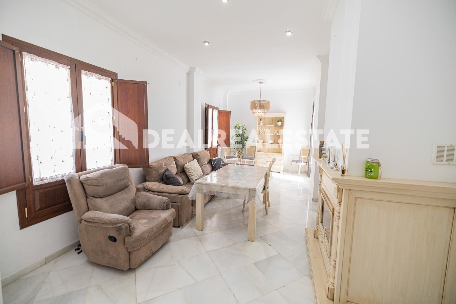 Sala de estar de Casa o chalet en venta en Alcalá del Río con Aire acondicionado, Calefacción y Jardín privado
