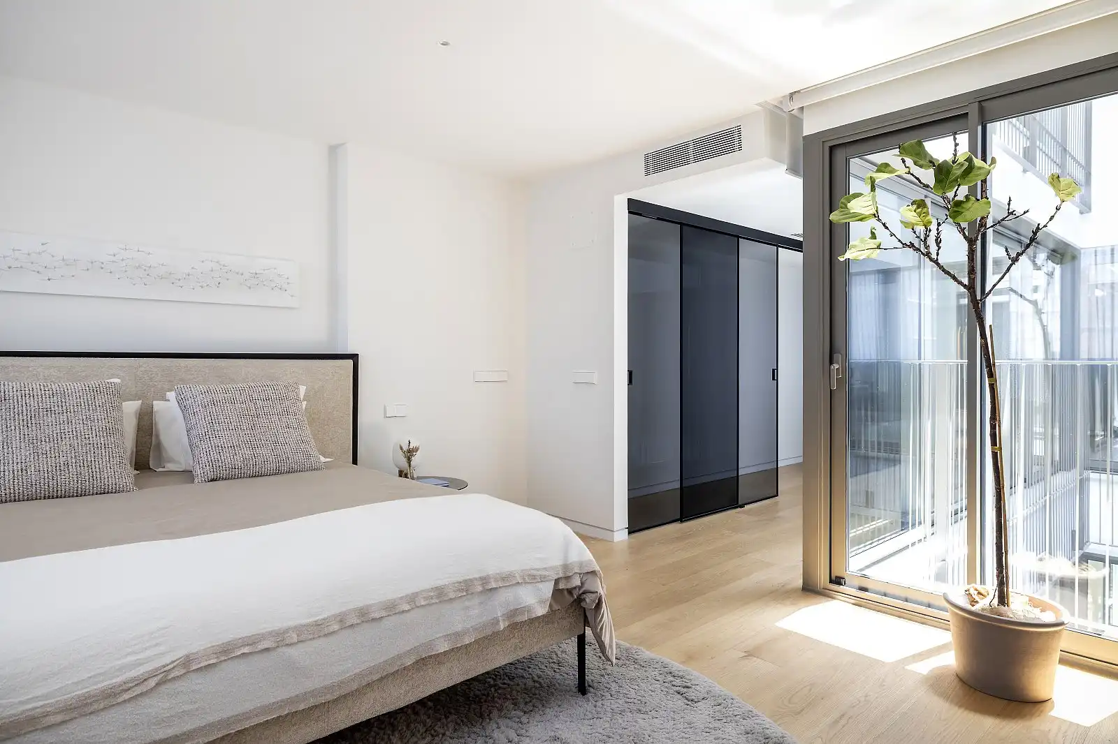 Dormitori de Apartament en venda en Barcelona amb Aire condicionat, Jardí privat i Terrassa