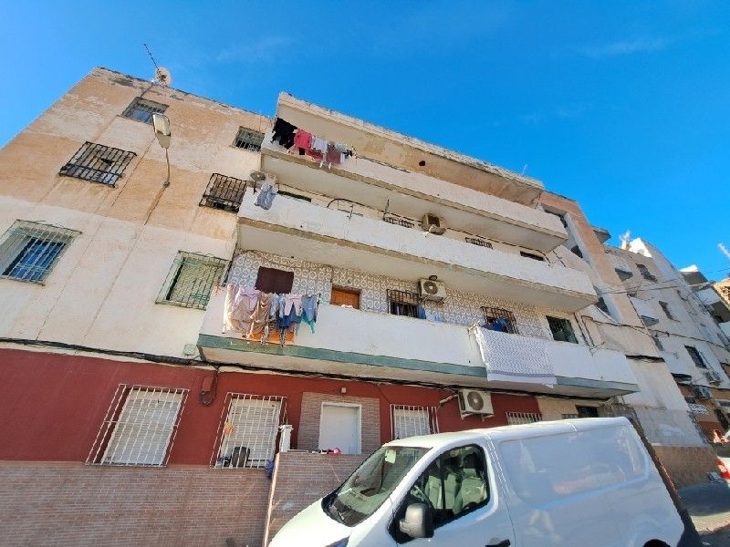 Vista exterior de Pis en venda en  Almería Capital