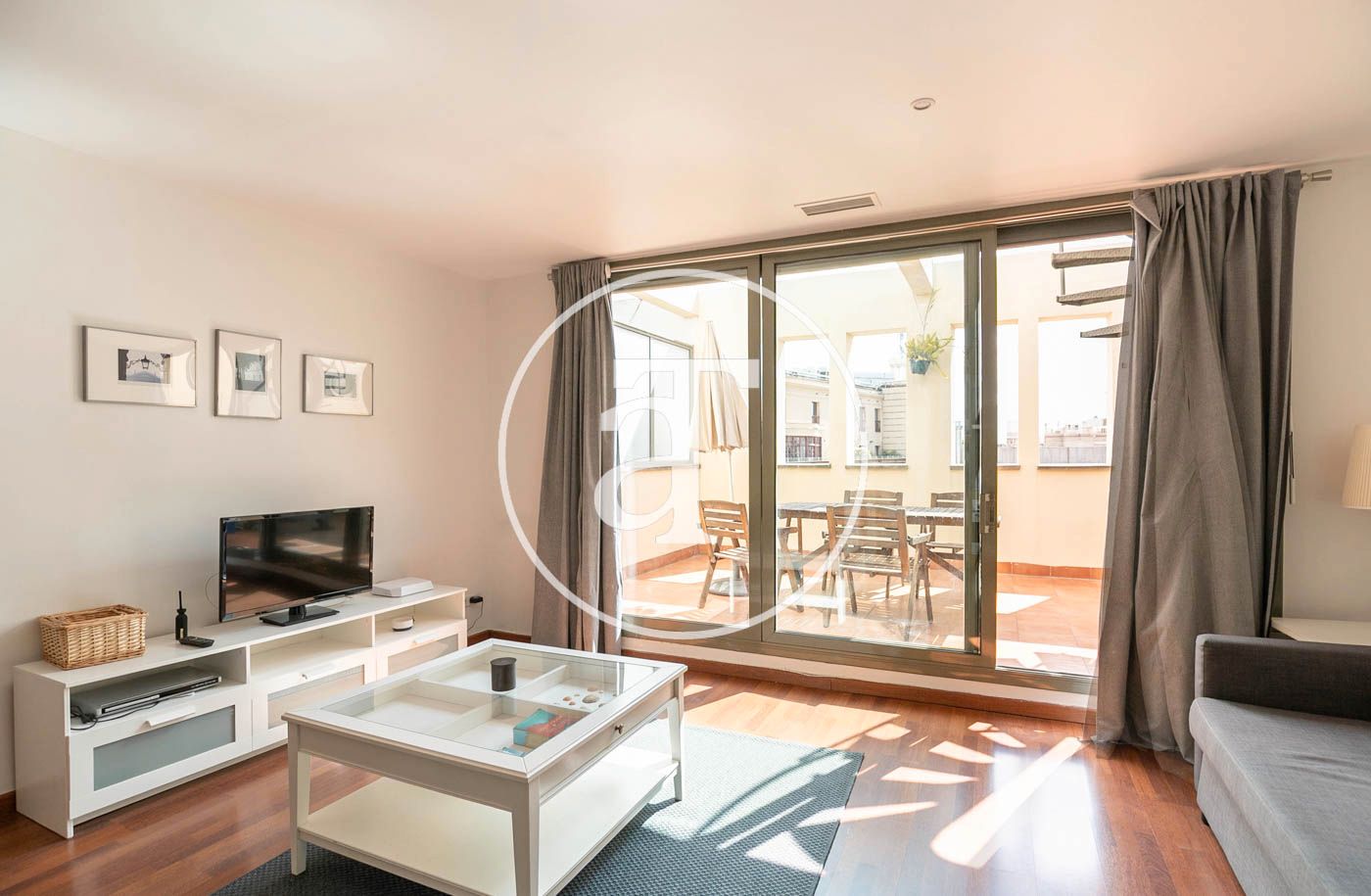 Exterior view of Attic to rent in  Barcelona Capital  with Air Conditioner, Heating and Terrace