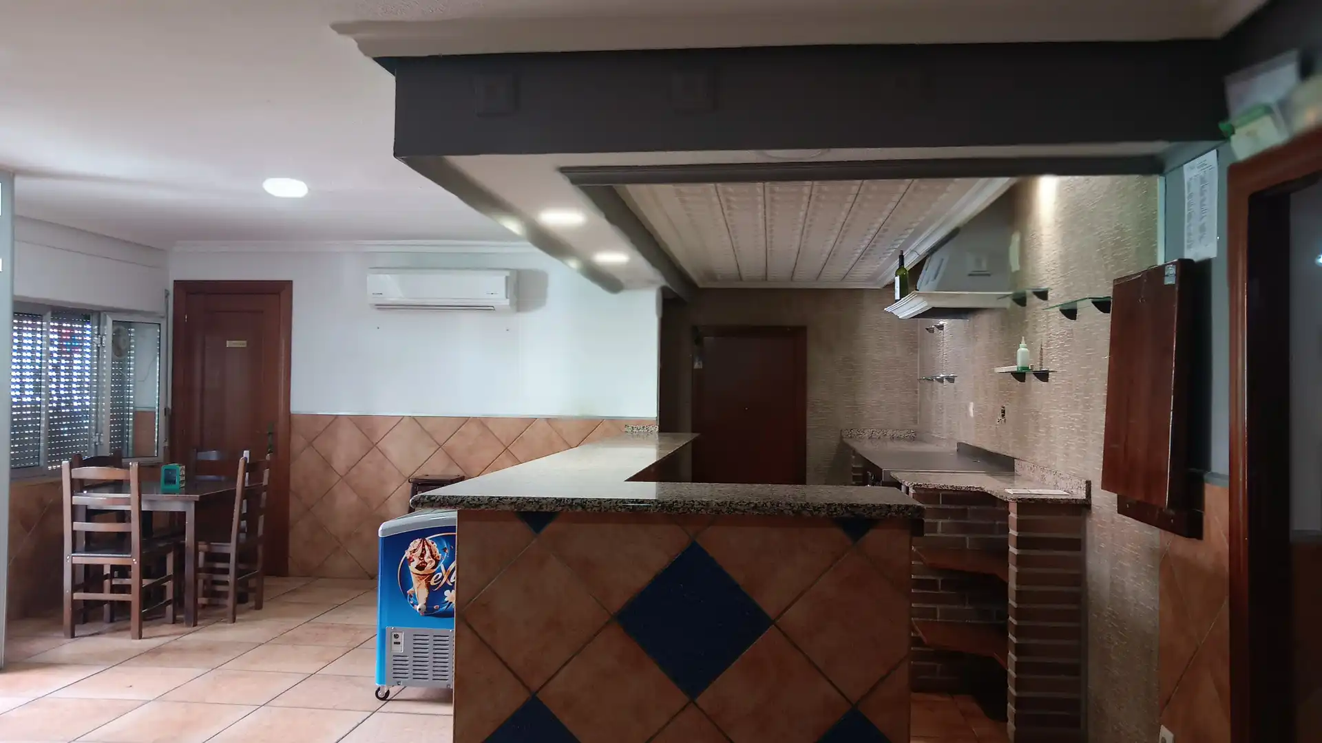 Local comercial en venda a Calle Lorenzo Roldán