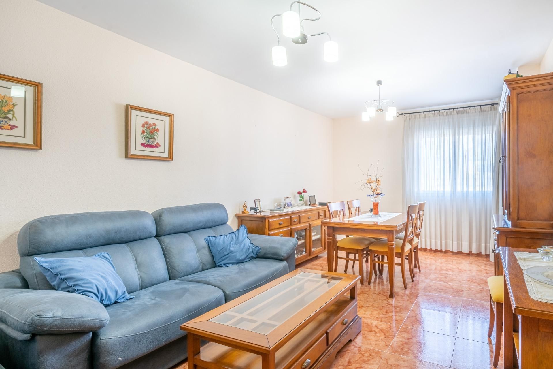 Wohnzimmer von Wohnung zum Verkauf in Roquetas de Mar mit Klimaanlage und Balkon