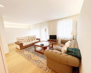 Sala d'estar de Estudi en venda en Vitoria - Gasteiz amb Calefacció, Terrassa i Traster