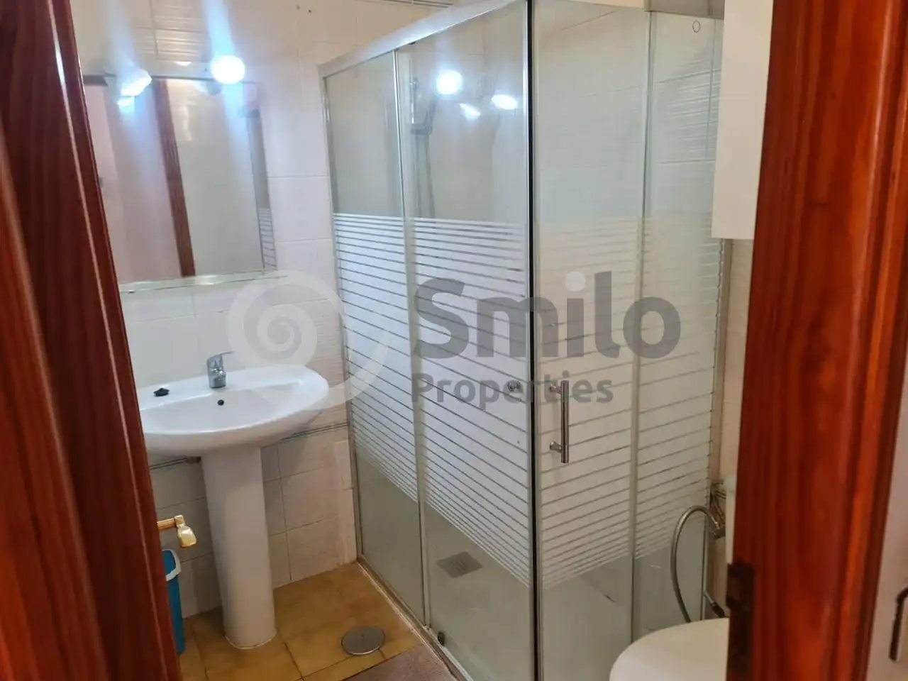 Badezimmer von Erdgeschoss zur Miete in Arona mit Möbliert und Gemeinschaftspool