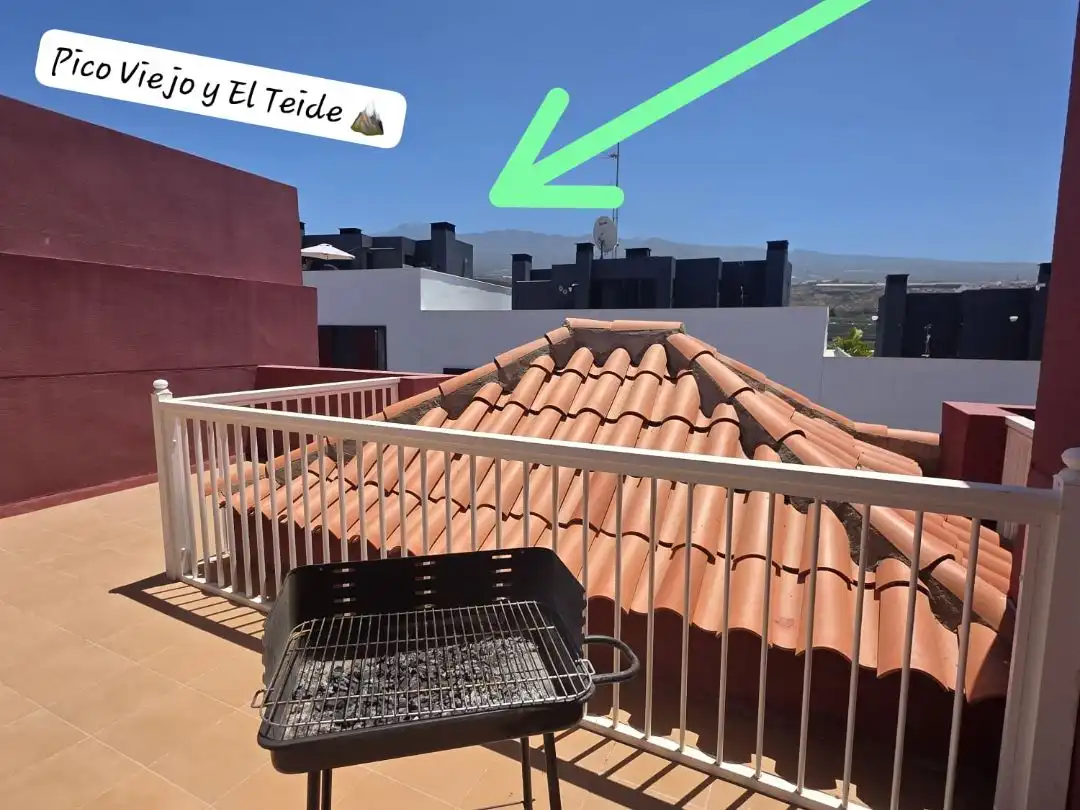 Apartment with pool for sale in C. El Velero 30