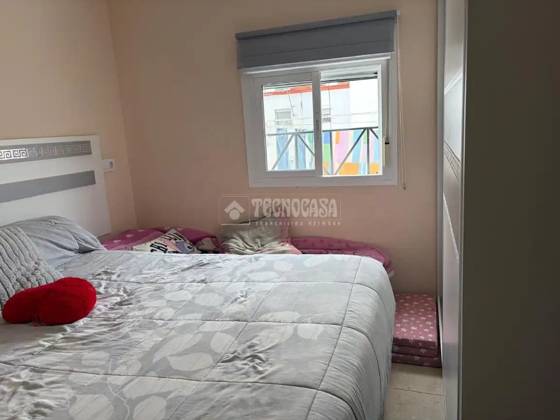 Bedroom of Flat for sale in Sevilla