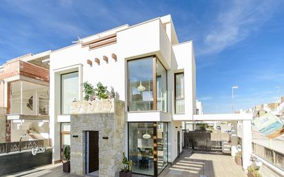 Vista exterior de Casa o xalet en venda en Cartagena amb Aire condicionat, Terrassa i Piscina