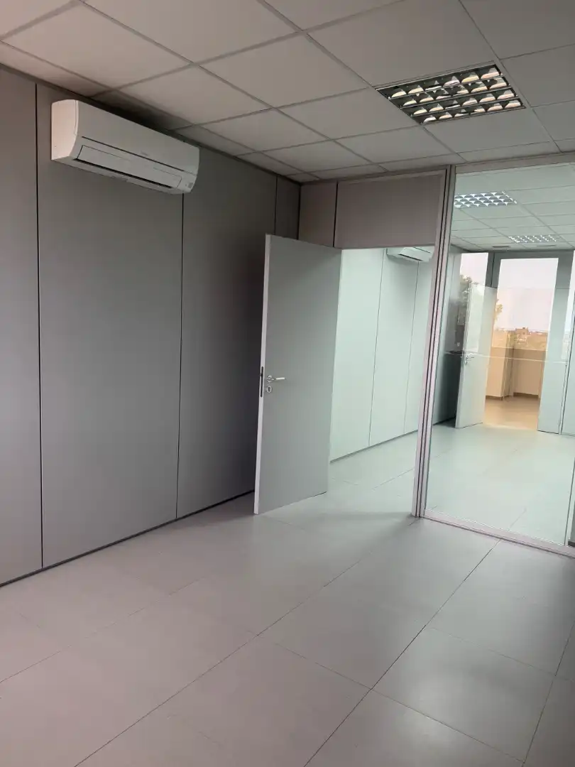 Büro zur Miete in Castelldefels mit Klimaanlage und Heizung