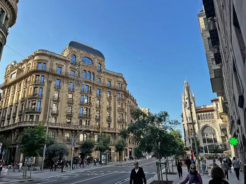 Vista exterior de Pis en venda en Barcelona amb Aire condicionat, Calefacció i Moblat