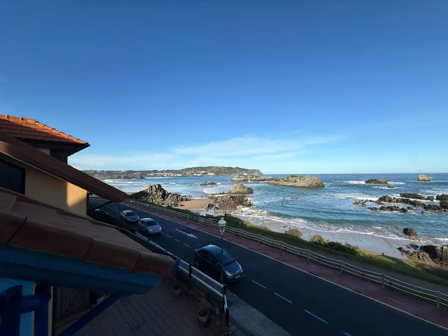 Vista exterior de Piso en venta en Noja con Calefacción, Terraza y Balcón