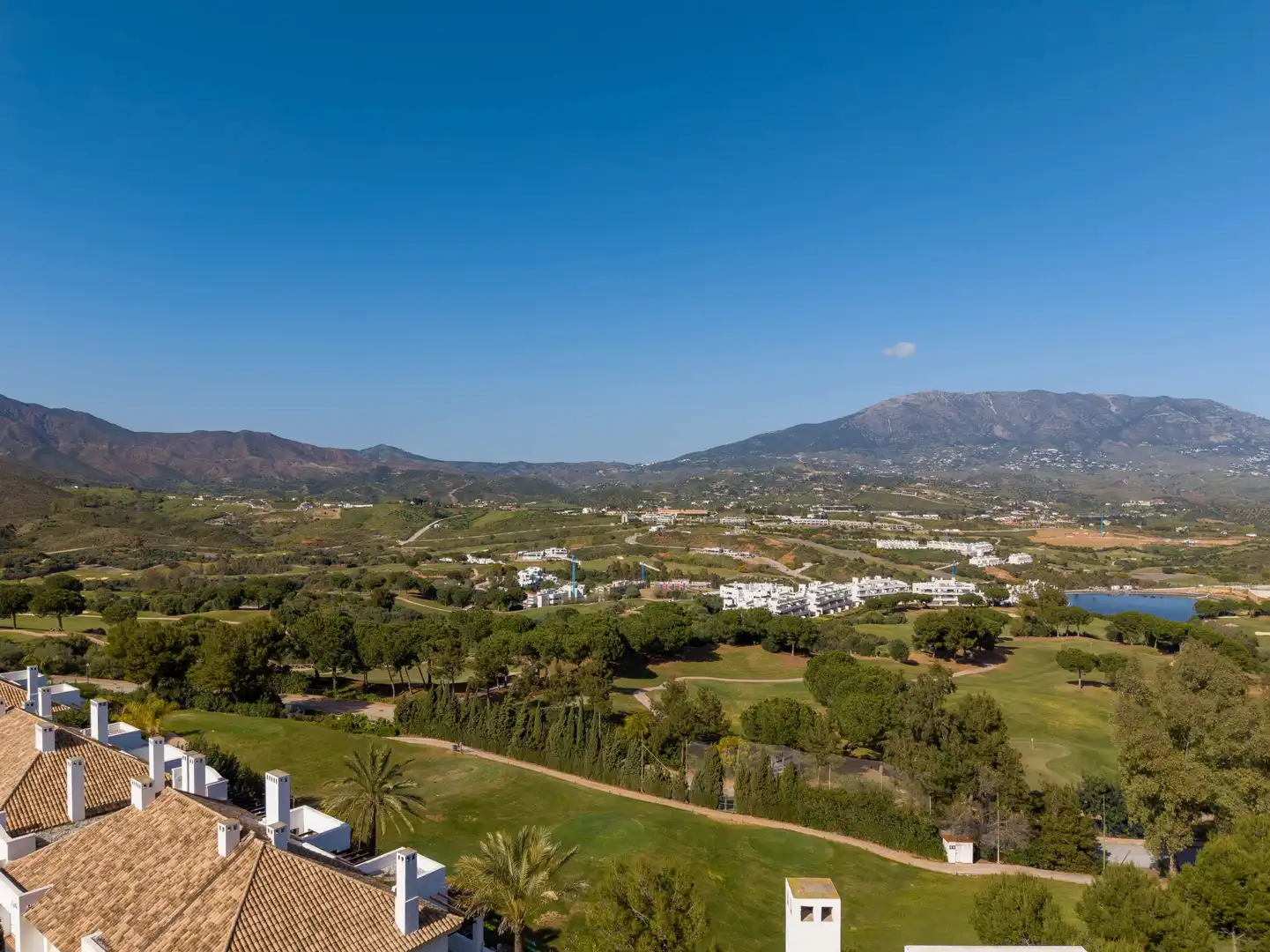 Vista exterior de Casa adosada en venda en Mijas amb Terrassa