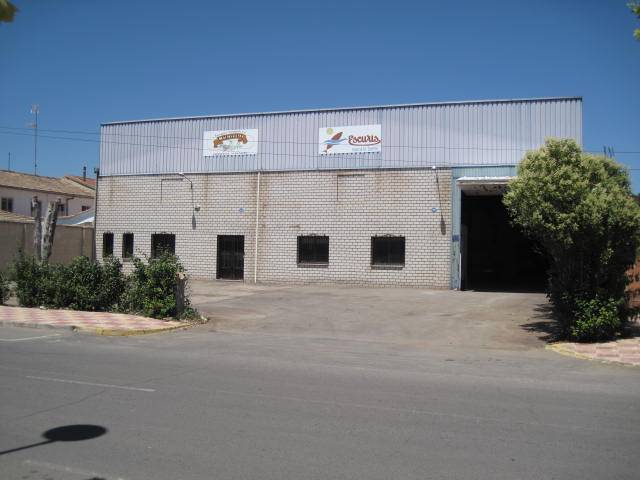 Nave industrial en Venta en C/ Real en Fernán Caballero