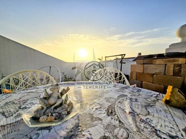 Terraced house with balcony for sale in Calle Abinque