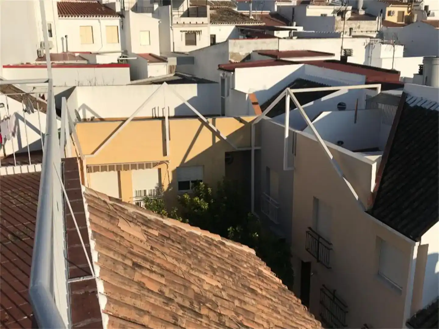 Vista exterior de Casa adosada en venda en Doña Mencía amb Aire condicionat i Balcó