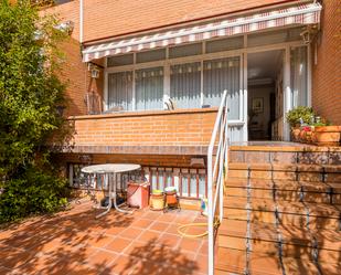 Garden of Single-family semi-detached for sale in  Madrid Capital  with Air Conditioner and Swimming Pool