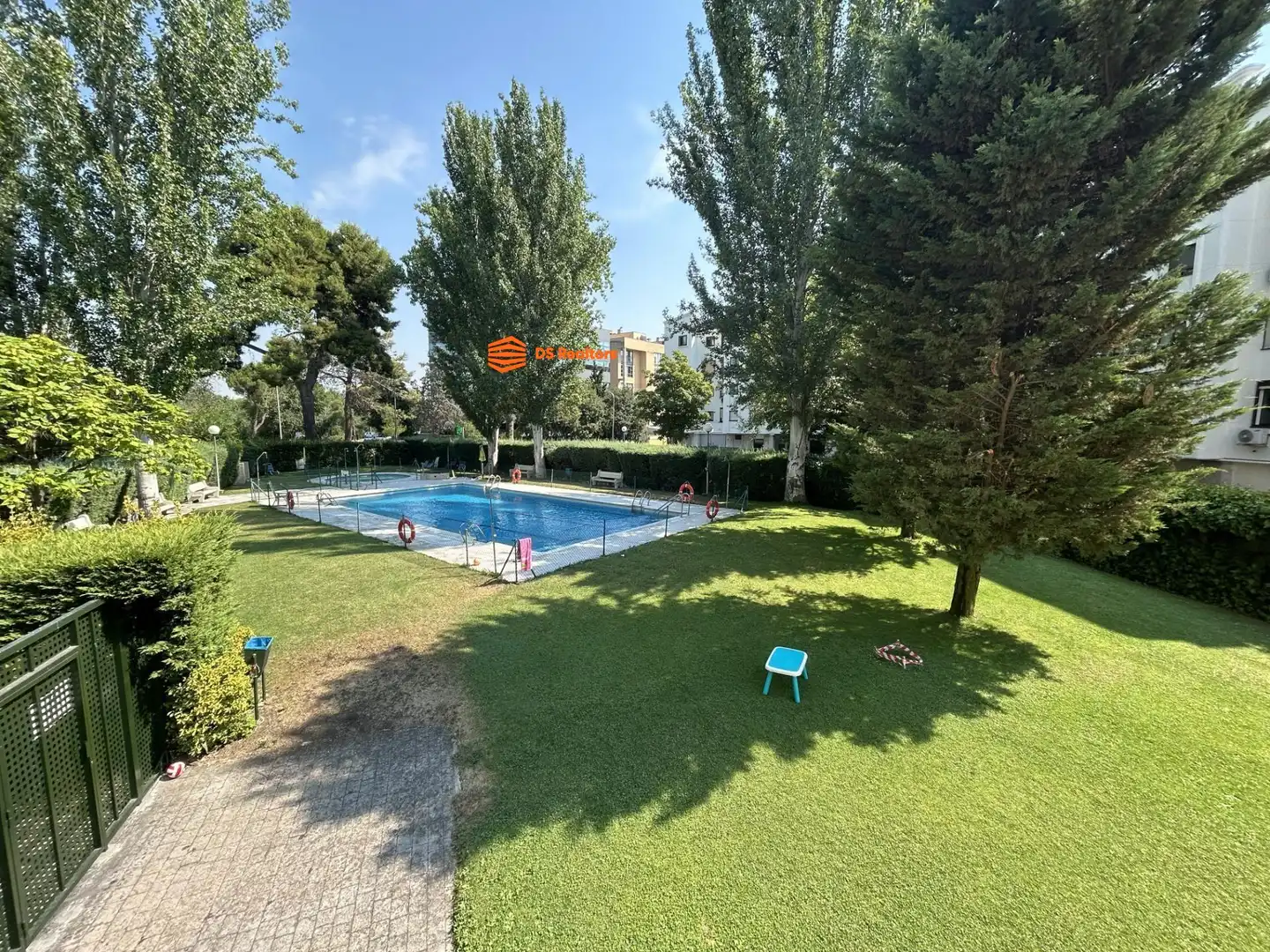 Swimming pool of Flat for rent in Madrid  with Heating, Terrace and Storage room