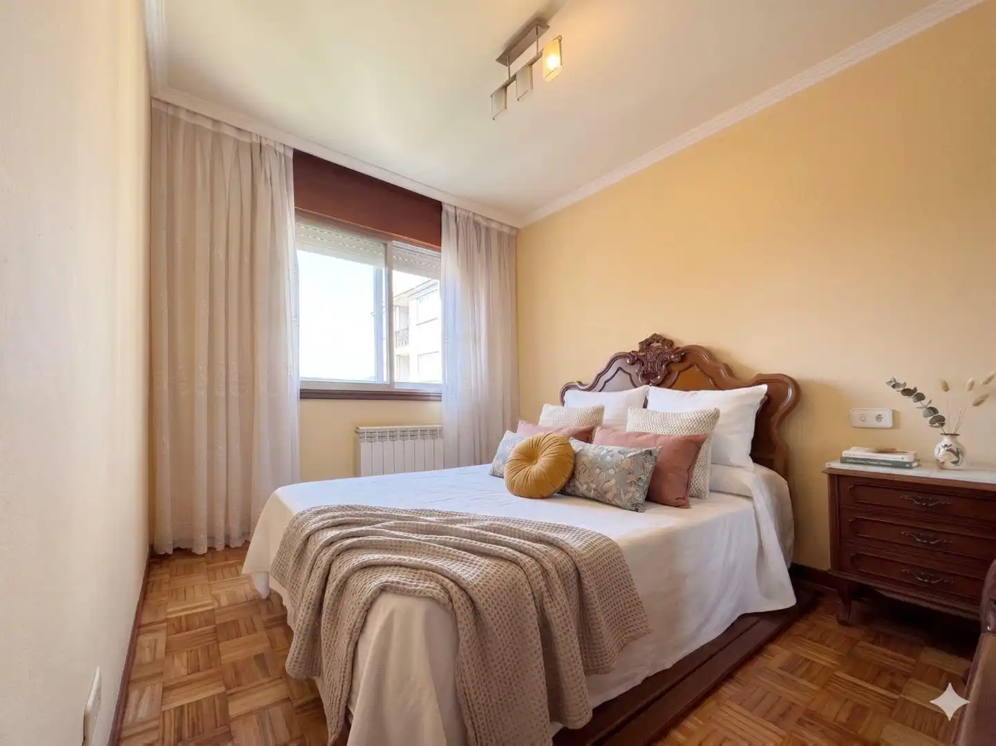 Bedroom of Flat for sale in Pontevedra Capital   with Heating