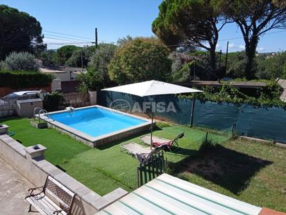 Piscina de Casa o xalet en venda en Sils amb Terrassa i Piscina