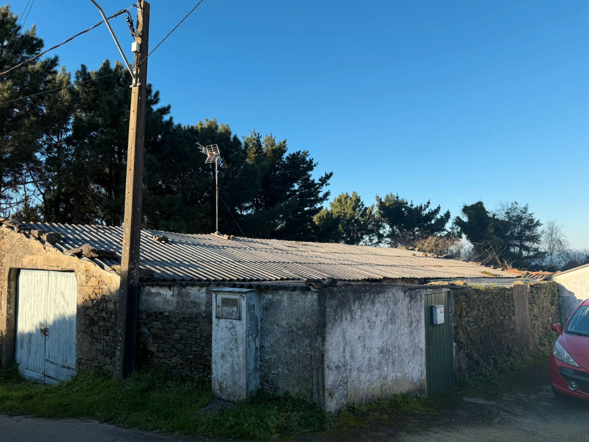 Vista exterior de Casa o xalet en venda en Ferrol amb Jardí privat i Traster