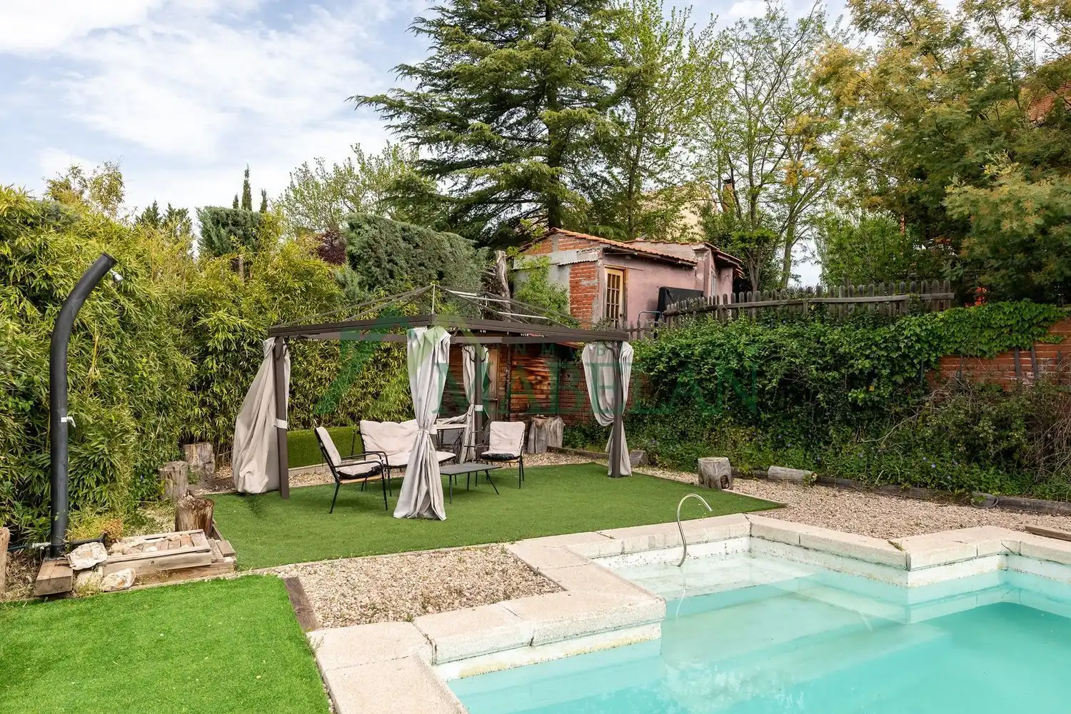 Terrassa de Casa o xalet en venda en Las Rozas de Madrid amb Aire condicionat, Calefacció i Jardí privat