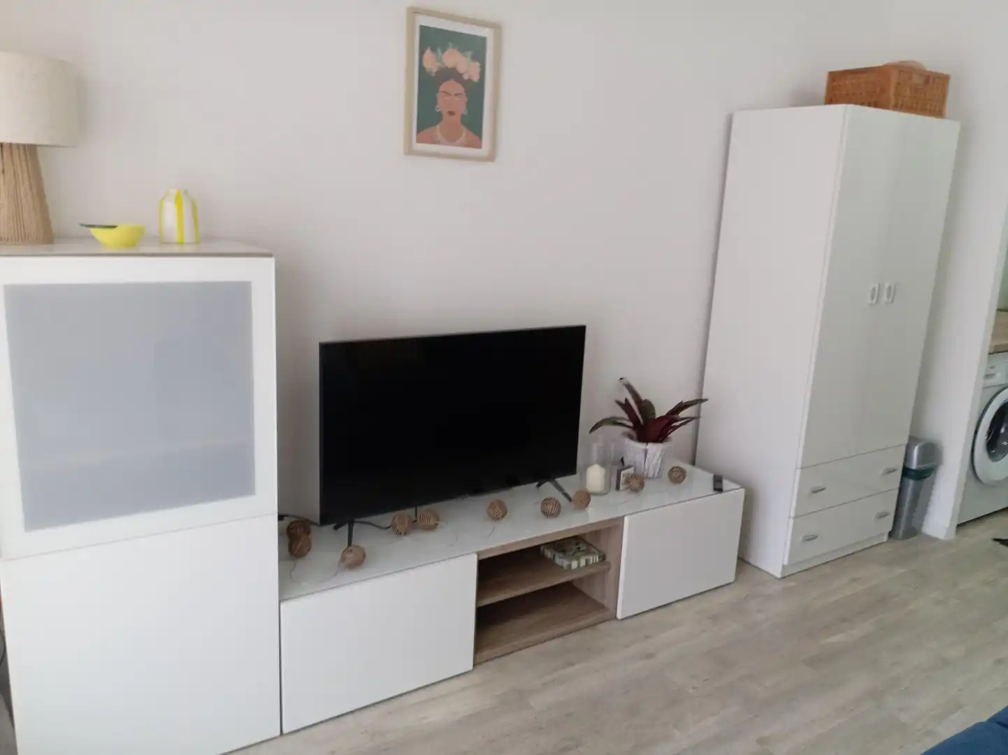 Sala de estar de Estudio de alquiler en Torrevieja con Aire acondicionado, Calefacción y Terraza