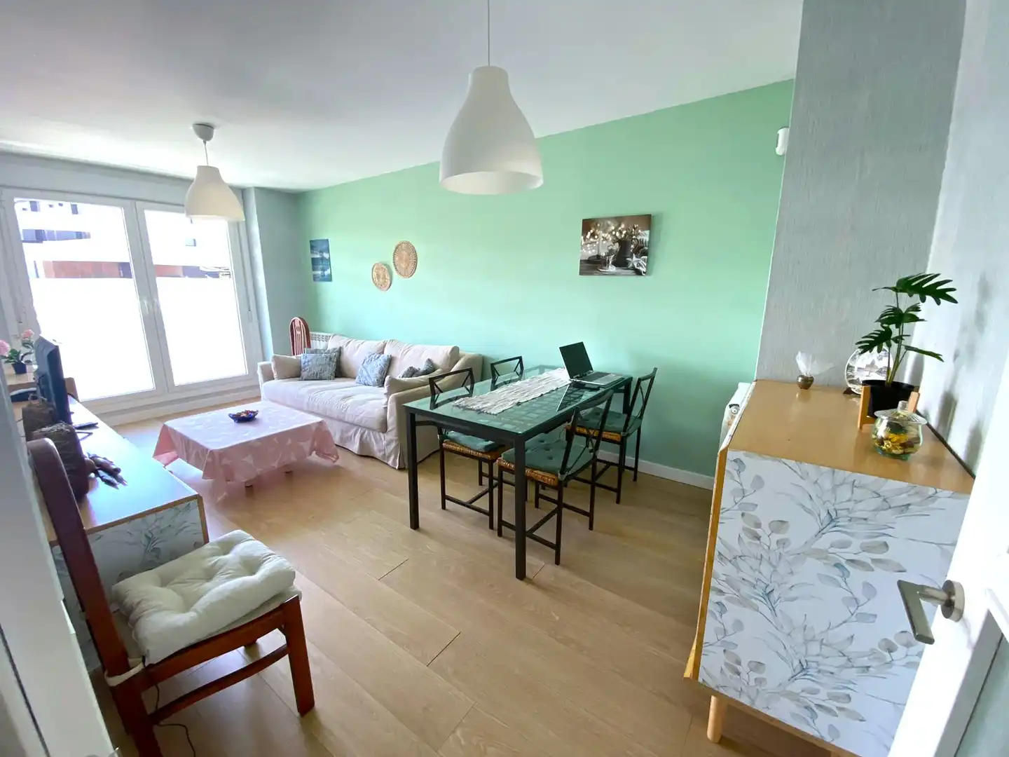 Living room of Flat for sale in Castro-Urdiales  with Heating, Private garden and Parquet flooring
