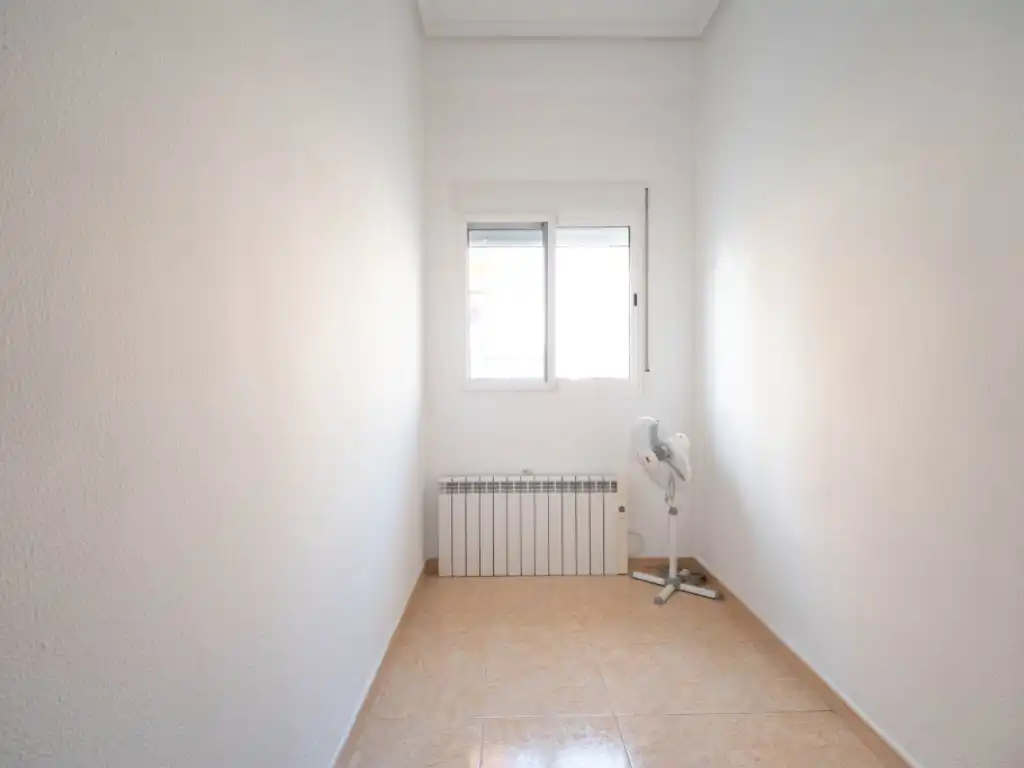 Planta baja en venta en La Pobla de Vallbona con Aire acondicionado, Calefacción y Terraza