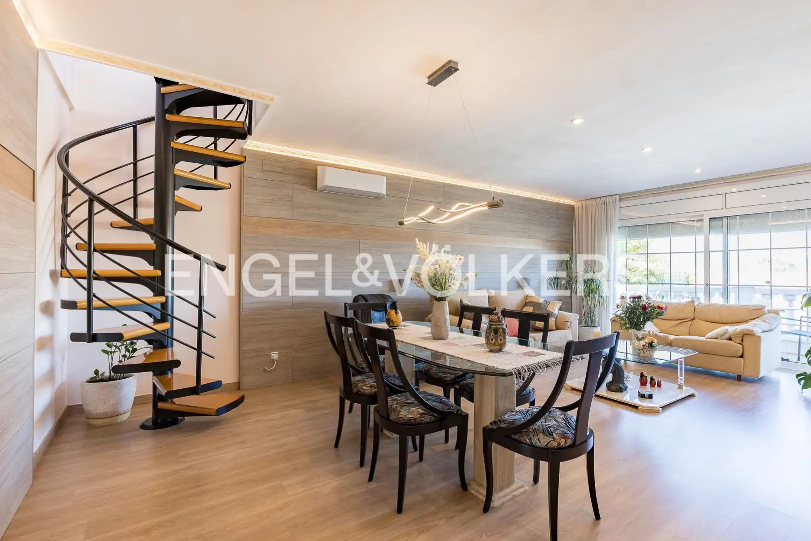 Comedor de Casa o chalet en venta en Esparreguera con Aire acondicionado, Calefacción y Jardín privado