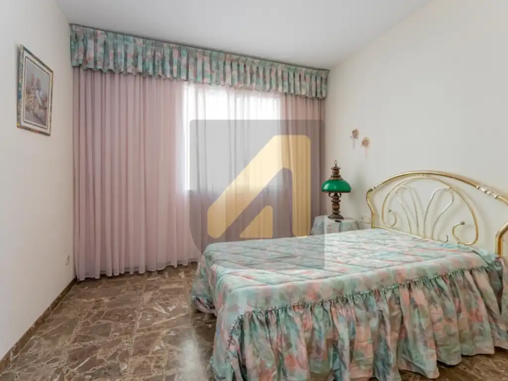 Dormitori de Apartament en venda en L'Hospitalet de Llobregat