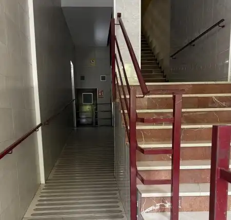Piso en venta en NARCIS MONTURIOL, imagen 2