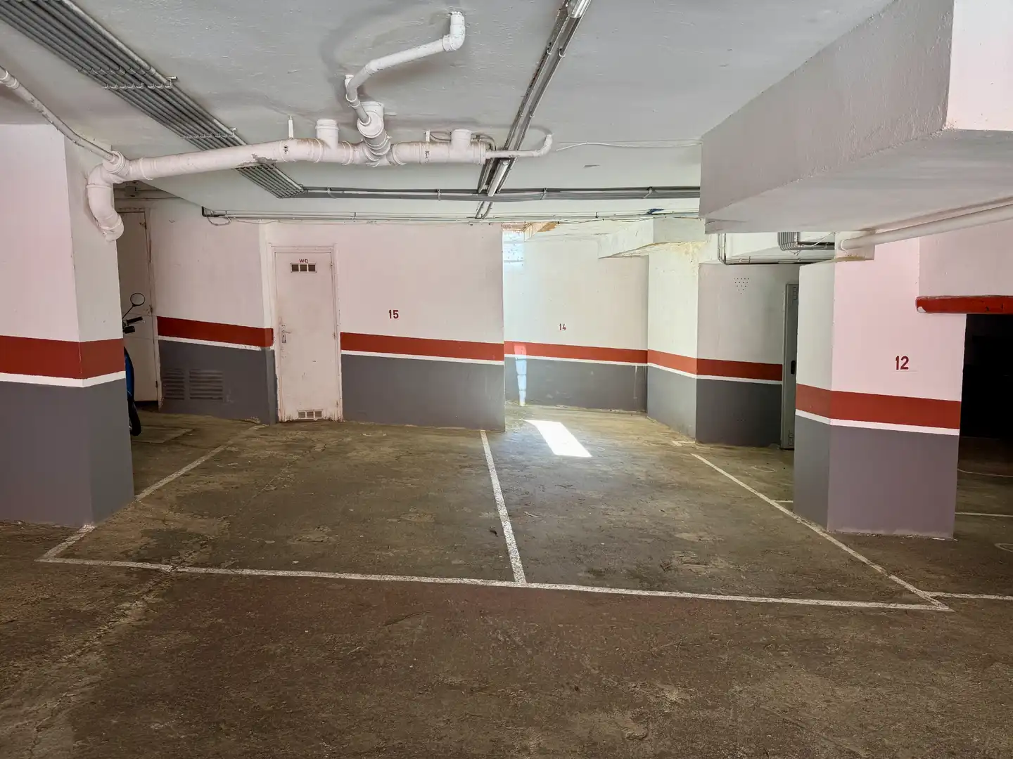 Parkplatz von Wohnungen zum Verkauf in Palafrugell mit Klimaanlage, Parkett und Abstellraum