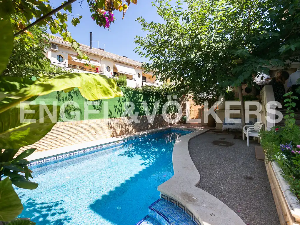 Piscina de Casa o chalet en venta en Picanya con Aire acondicionado, Calefacción y Jardín privado