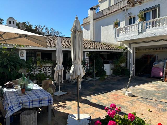 Casa-chalet en Venta en Costabella