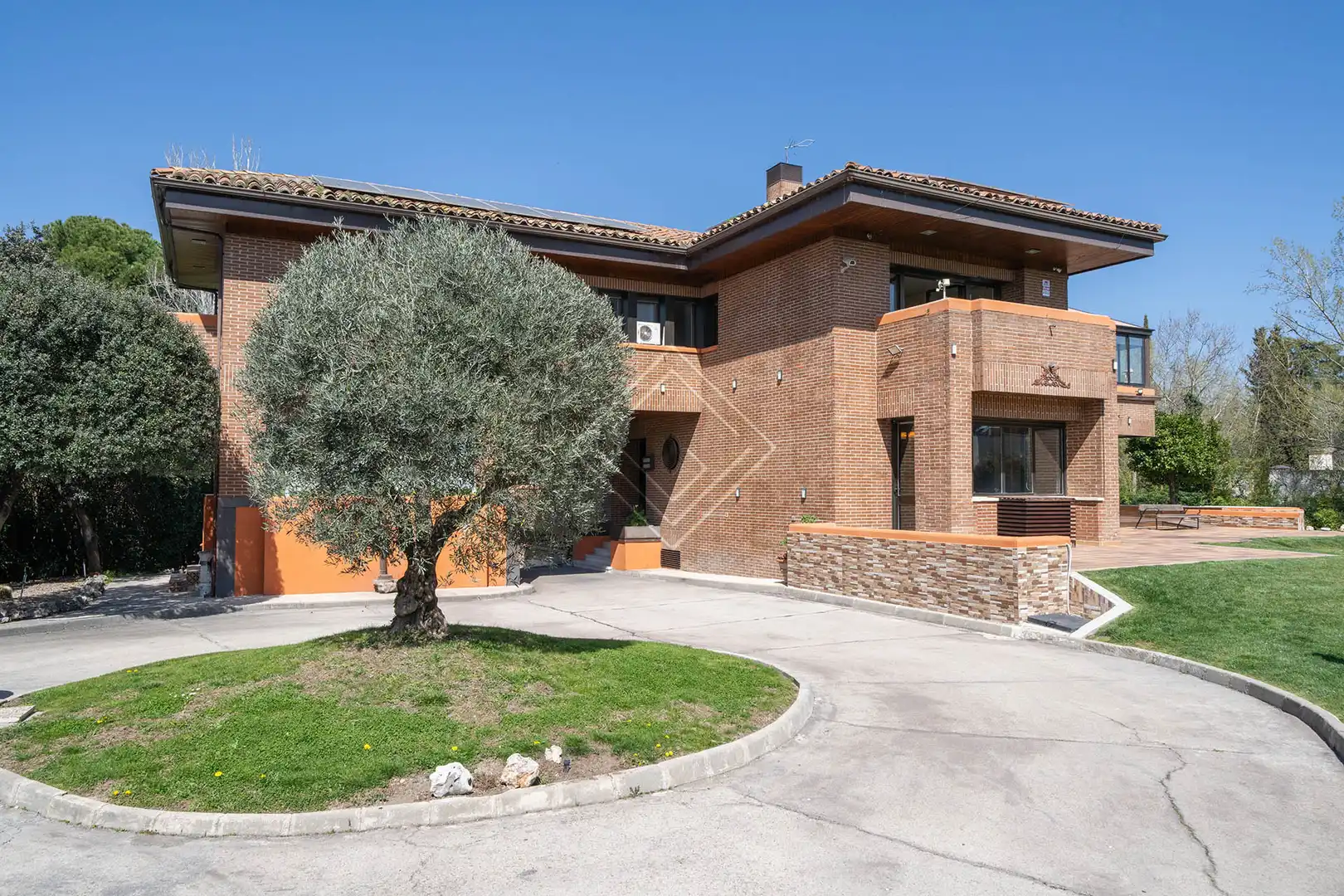 Vista exterior de Casa o chalet en venta en Madrid con Aire acondicionado, Calefacción y Jardín privado