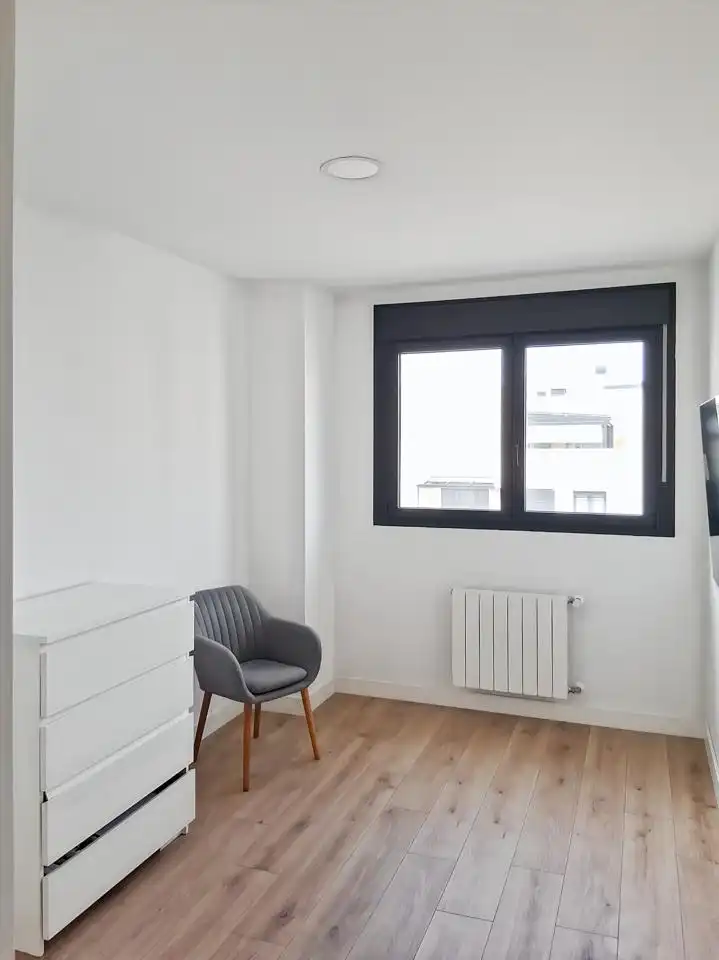Schlafzimmer von Wohnung zum Verkauf in Madrid mit Klimaanlage, Heizung und Terrasse