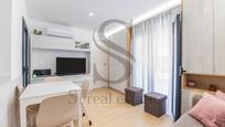 Exterior view of Flat for sale in  Barcelona Capital  with Air Conditioner and Balcony