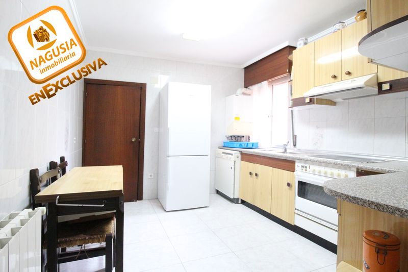 Kitchen of Flat for sale in Basauri   with Heating and Furnished