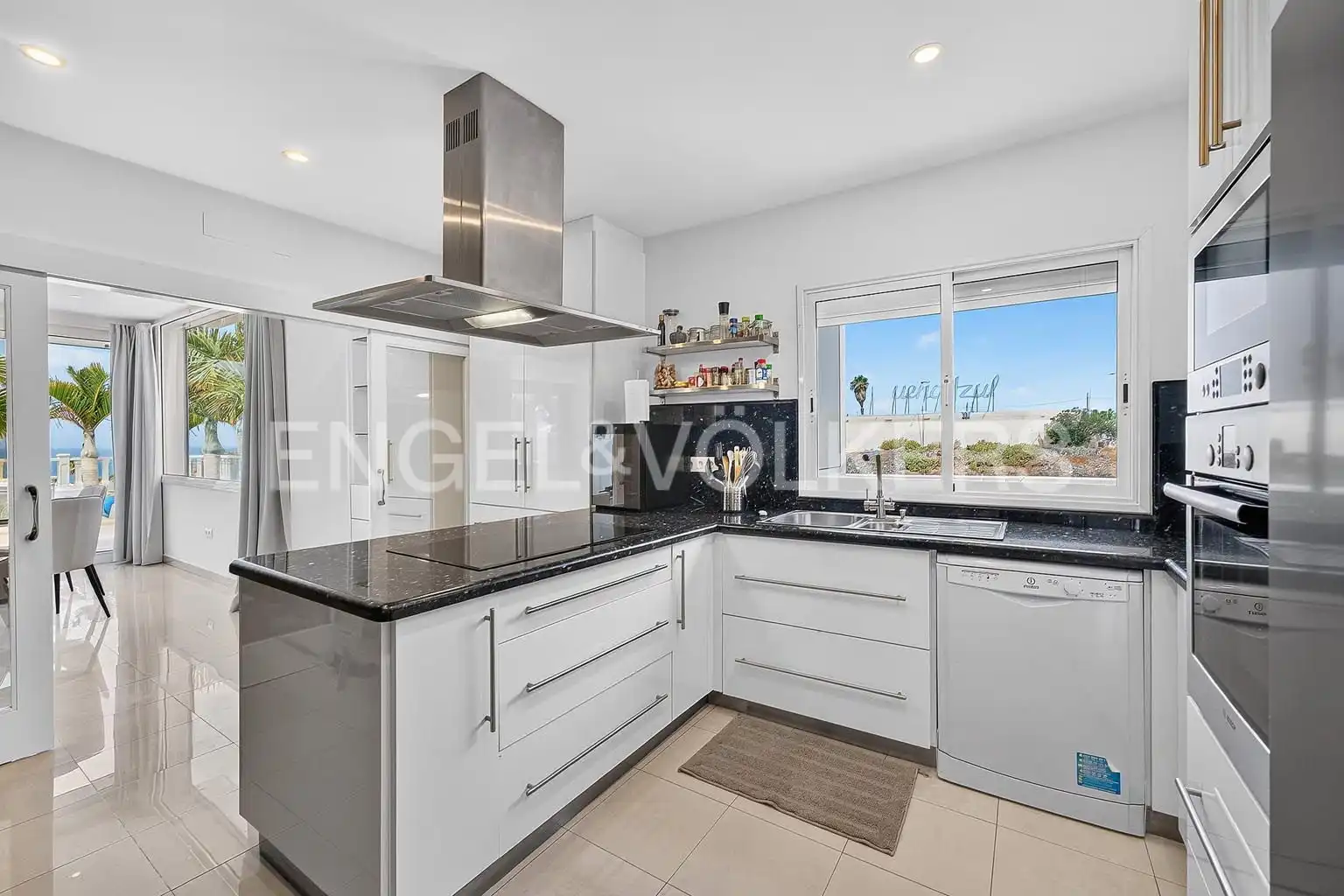 Kitchen of Houses for sale in Adeje  with Air Conditioner, Terrace and Swimming Pool