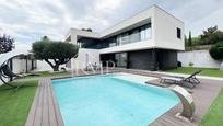 Exterior view of House or chalet for sale in Premià de Mar  with Air Conditioner, Terrace and Swimming Pool