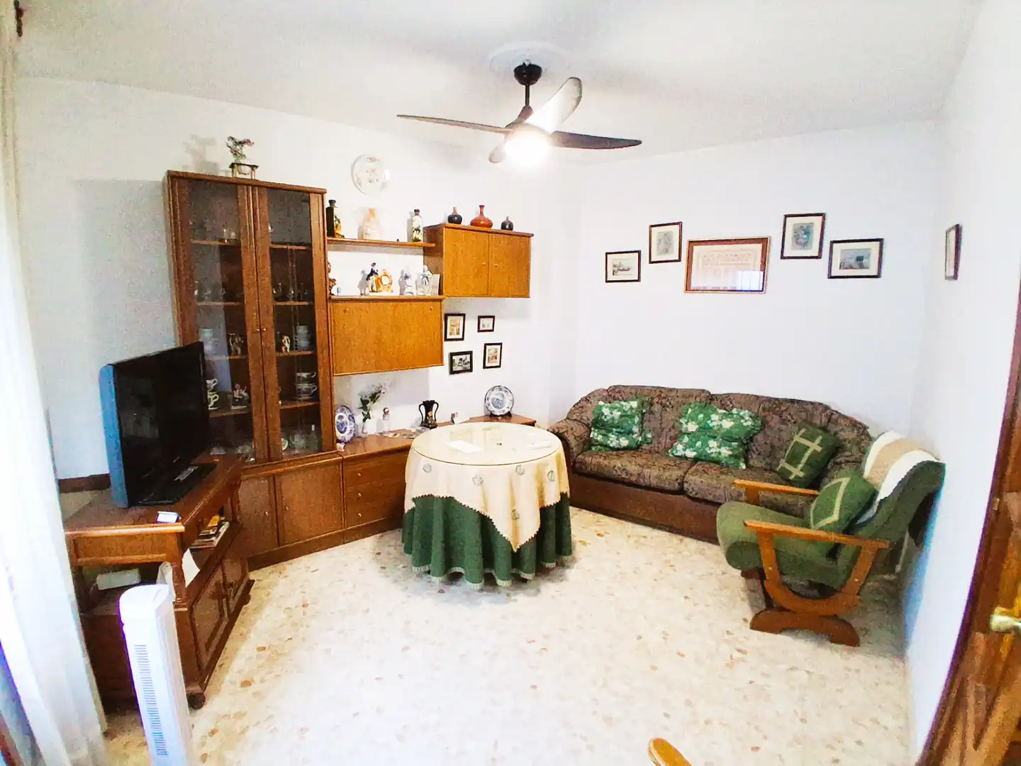 Sala d'estar de Casa adosada en venda en Píñar