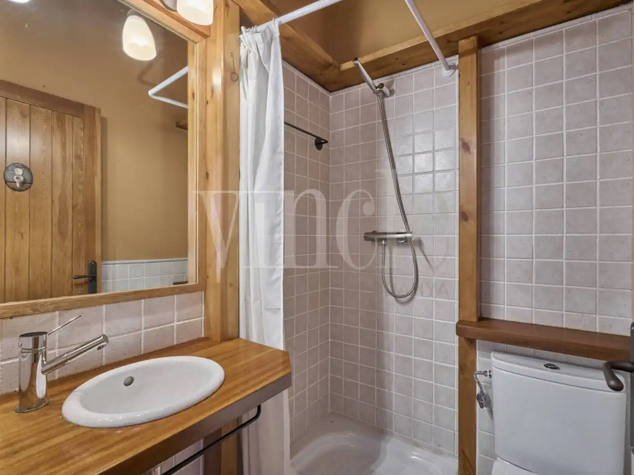 Bathroom of Duplexes for sale in Puigcerdà  with Heating, Parquet flooring and Terrace