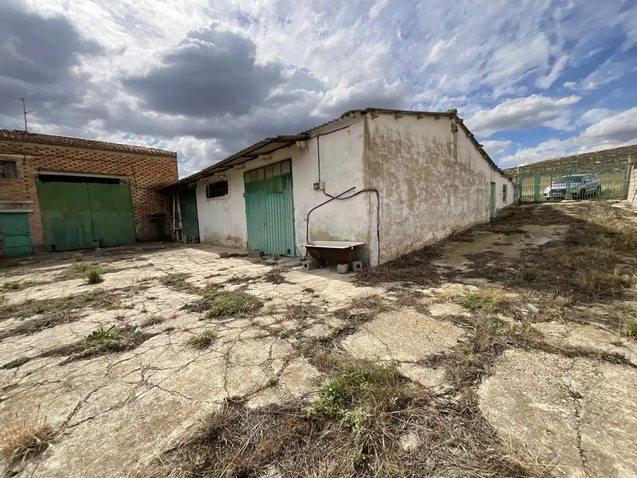 Vista exterior de Nave industrial en venta en Villalobar de Rioja