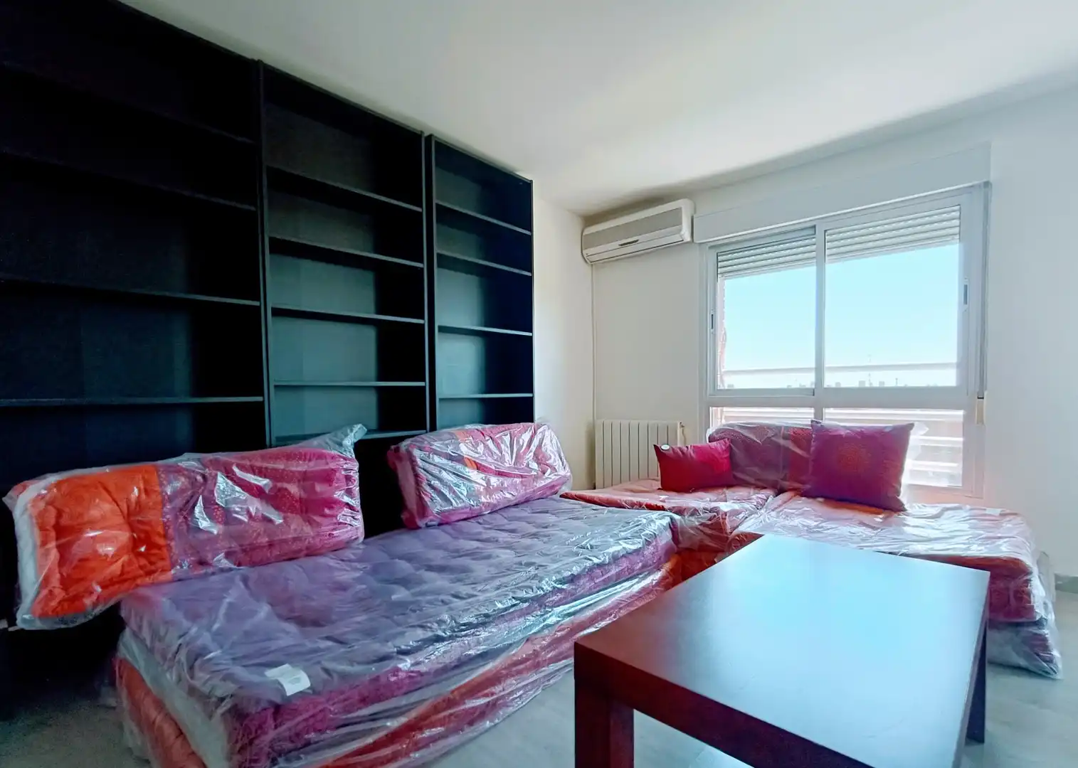 Sala de estar de Piso de alquiler en Madrid con Aire acondicionado, Terraza y Amueblado