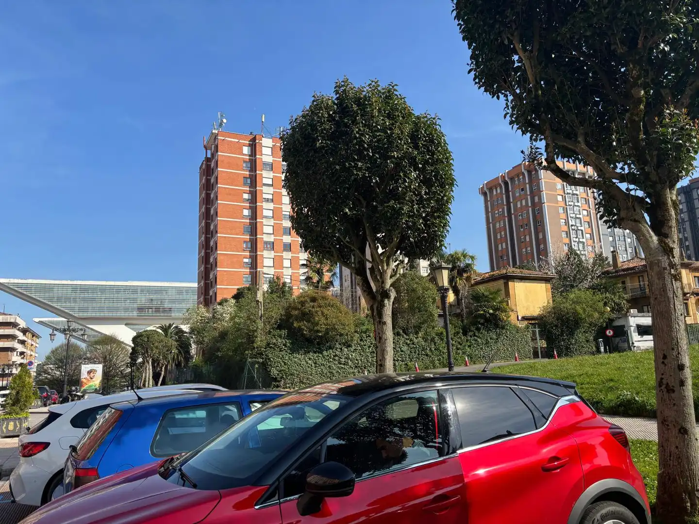 Aparcament de Pis en venda en Oviedo  amb Calefacció, Parquet i Moblat
