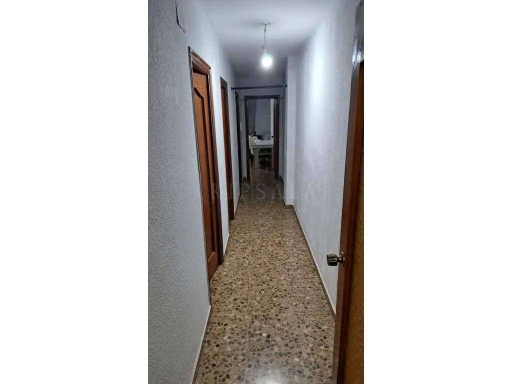 Flat for sale in Valencia  with Air Conditioner and Terrace