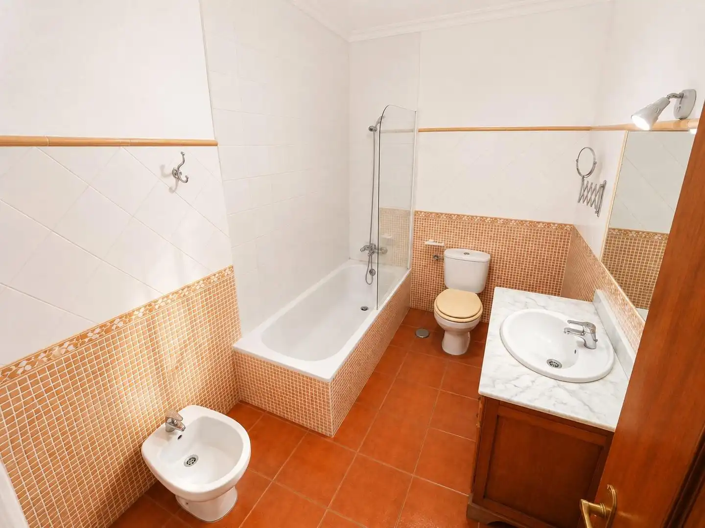 Badezimmer von Wohnung zur Miete in Madrid mit Heizung, Möbliert und Balkon