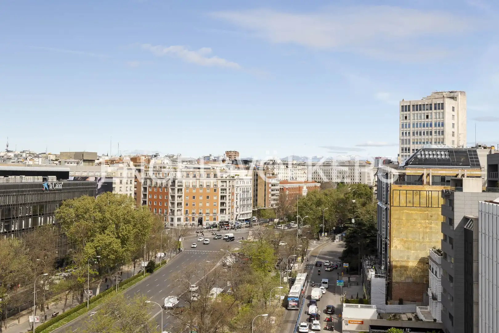 Vista exterior de Àtic de lloguer en Madrid amb Aire condicionat, Calefacció i Terrassa