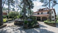 Vista exterior de Finca rústica en venda en Solsona amb Calefacció, Jardí privat i Terrassa